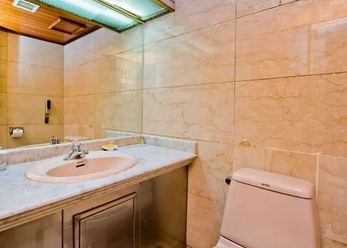 Capital ホテル 4*